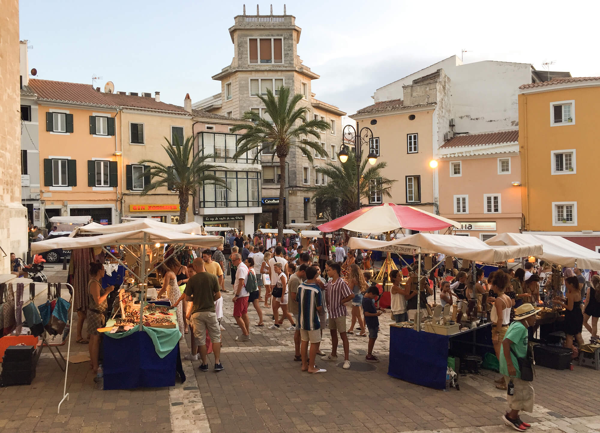 Mercats d'estiu a Menorca | Mercados de verano en Menorca