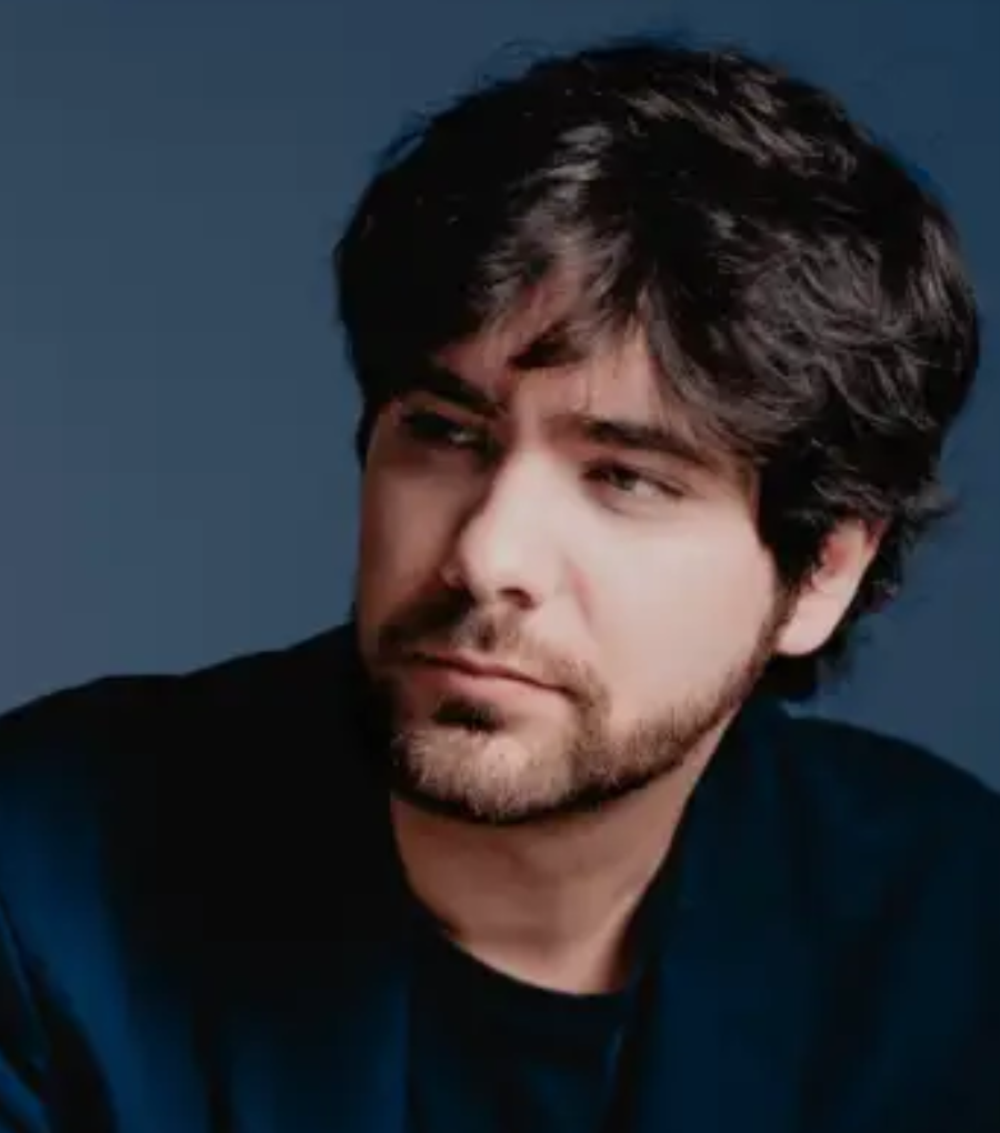 Magí Garcías: «Dansar sobre el mirall»