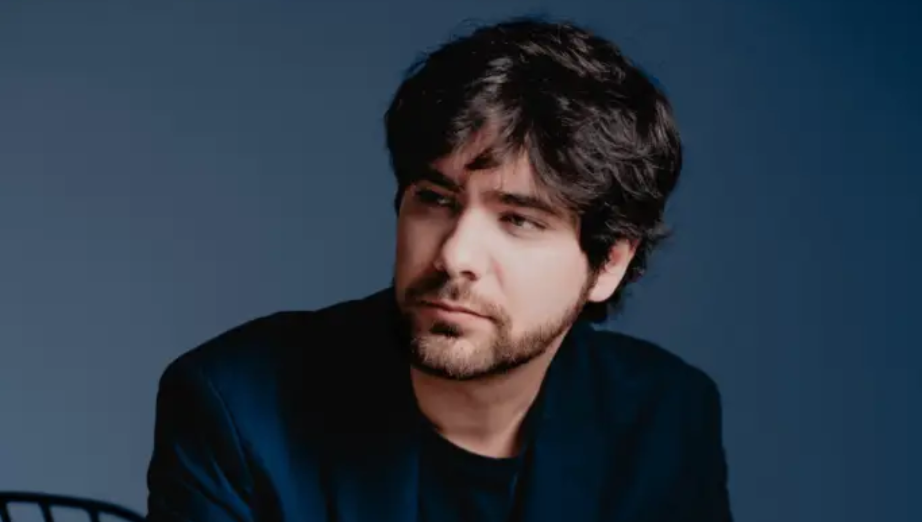 Magí Garcías: «Dansar sobre el mirall»